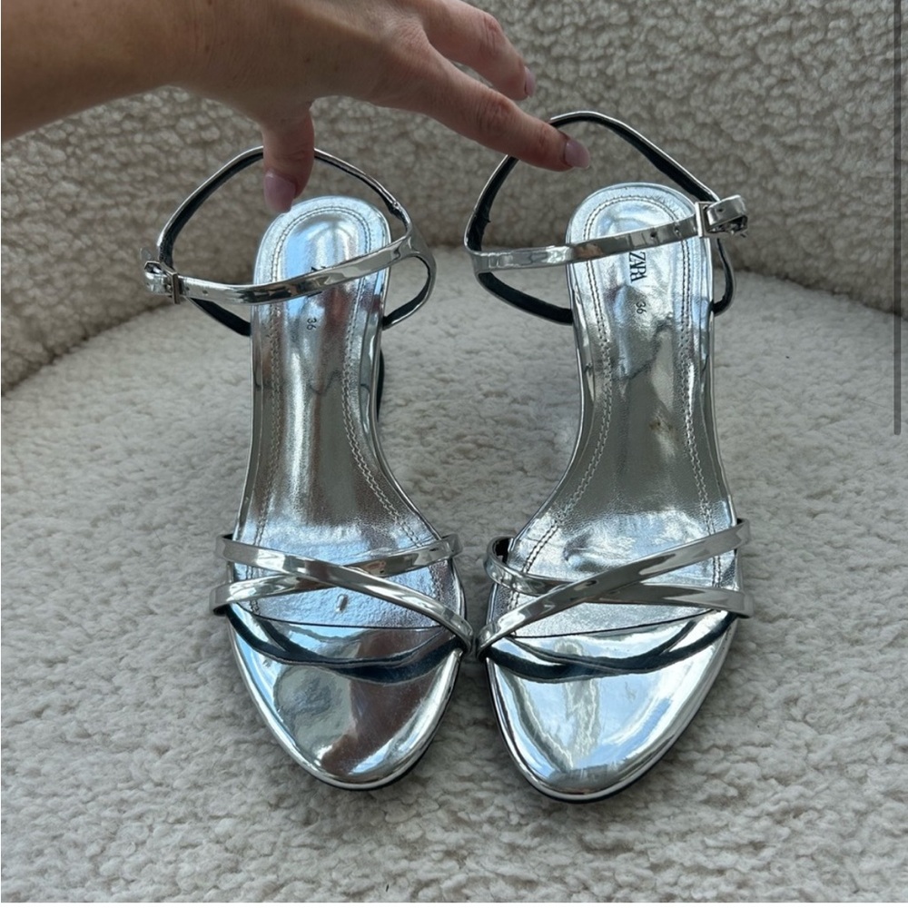 Zara Women's Silver Strappy Sandals